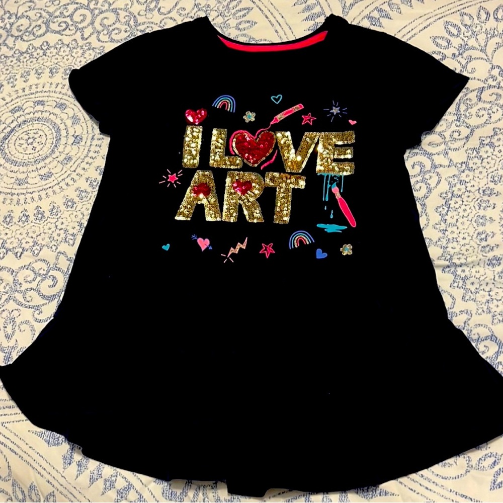 Girls Top 10/12 “ I LOVE ART”” . Worn only once.